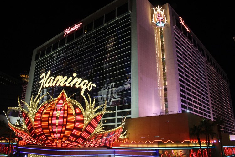 Rùng rợn khách sạn bị hồn ma trùm mafia ám ở Las Vegas Rùng rợn khách sạn Flamingo bị hồn ma trùm mafia ám ở Las Vegas