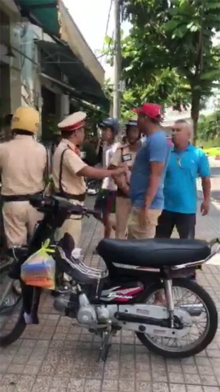 tin-tuc-an-ninh-hinh-su-moi-nhat-ngay-74-bat-giam-nu-quai-9x-lua-gan-70-ti-dong-ba-nguoi-di-doi-no-thue-bi-gia-chu-danh-bam-dap