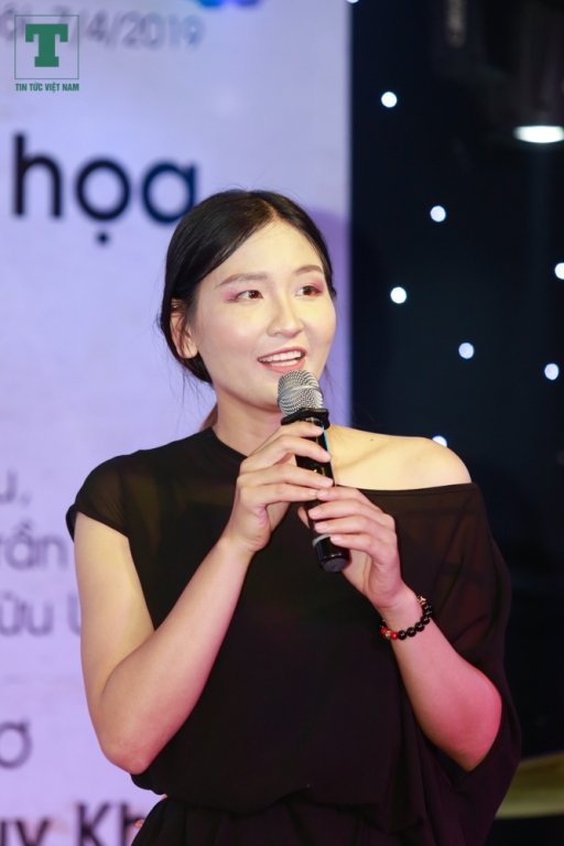 trien-lam-anh-nude-doc-dao-tai-ha-noi