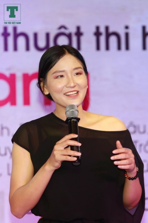 trien-lam-anh-nude-doc-dao-tai-ha-noi
