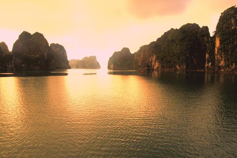 Lặng người trước khoảnh khắc bình minh diệu kỳ trên thế giới