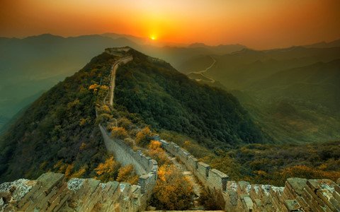 Lặng người trước khoảnh khắc bình minh diệu kỳ trên thế giới