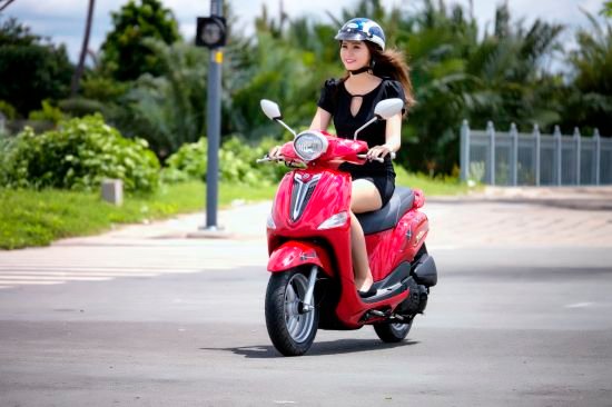 nhung-thoi-quen-khong-tot-cua-phai-dep-khi-su-dung-xe-tay-ga
