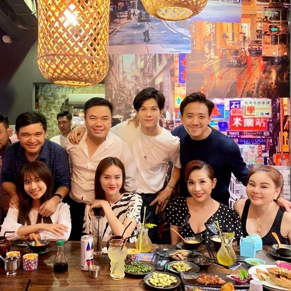 sao-viet-hom-nay-le-quyen-tung-anh-ao-tam-khoe-body-nuot-na-o-tuoi-38