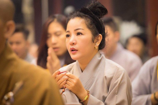 sao-viet-hom-nay-le-quyen-tung-anh-ao-tam-khoe-body-nuot-na-o-tuoi-38