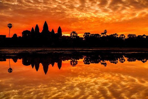Lặng người trước khoảnh khắc bình minh diệu kỳ trên thế giới