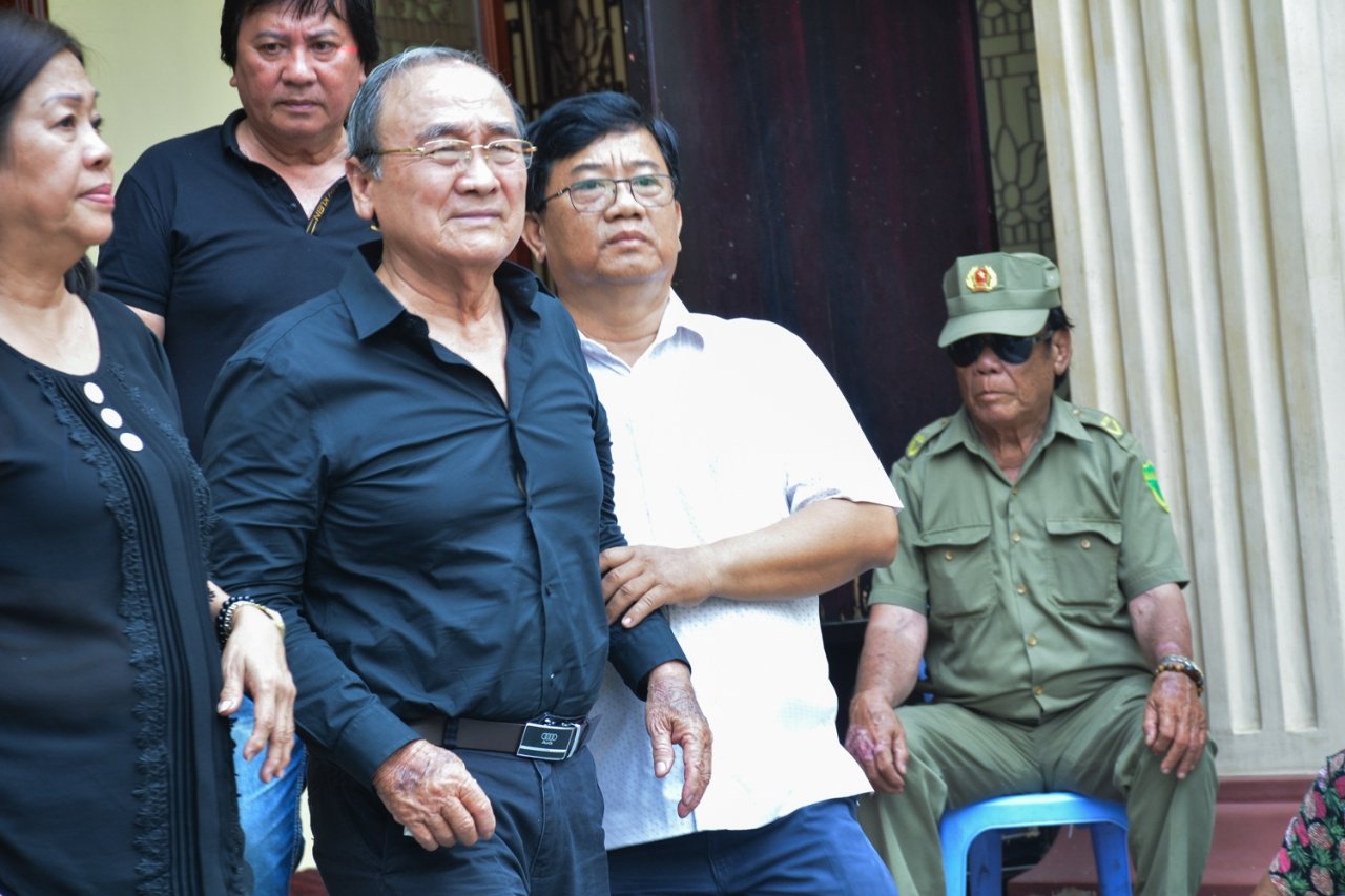 cha-nghe-si-hai-anh-vu-that-than-trong-le-tang-con-trai