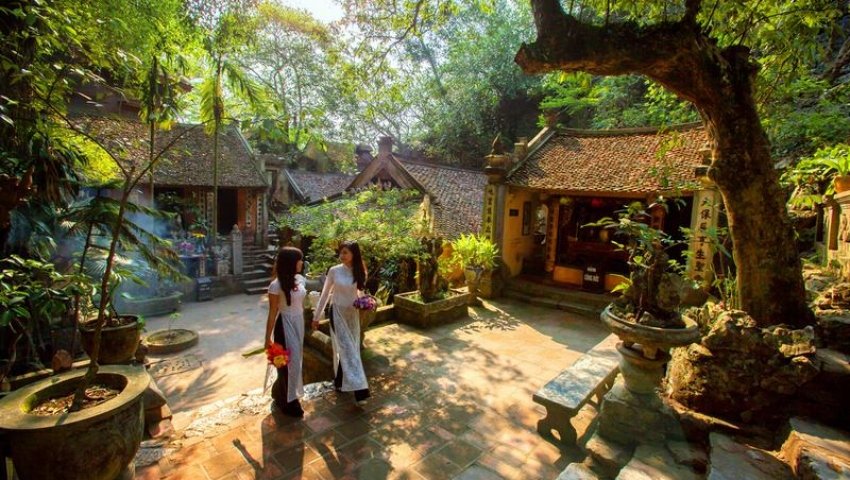 nghi-le-gio-to-hung-vuong-di-dau-choi-quanh-ha-noi