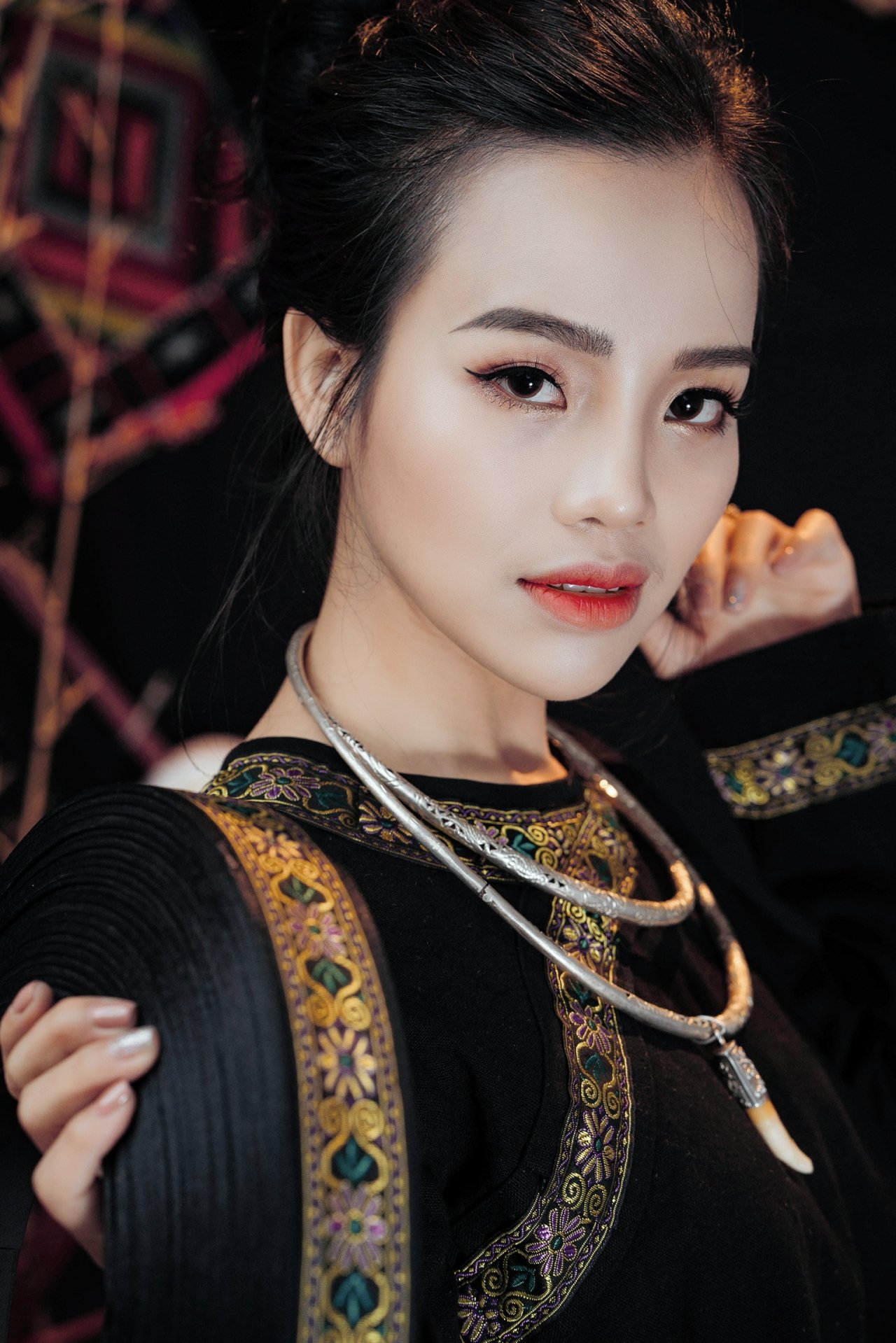 quan-quan-sao-mai-sen-hoang-my-lam-lot-xac-trong-bo-hinh-ca-tinh