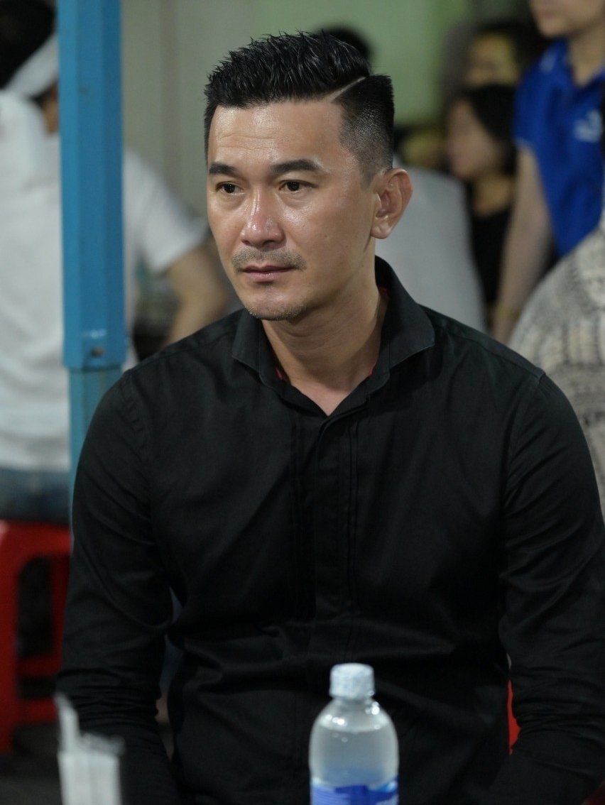 sao-viet-thuong-tiec-nghe-si-hai-anh-vu