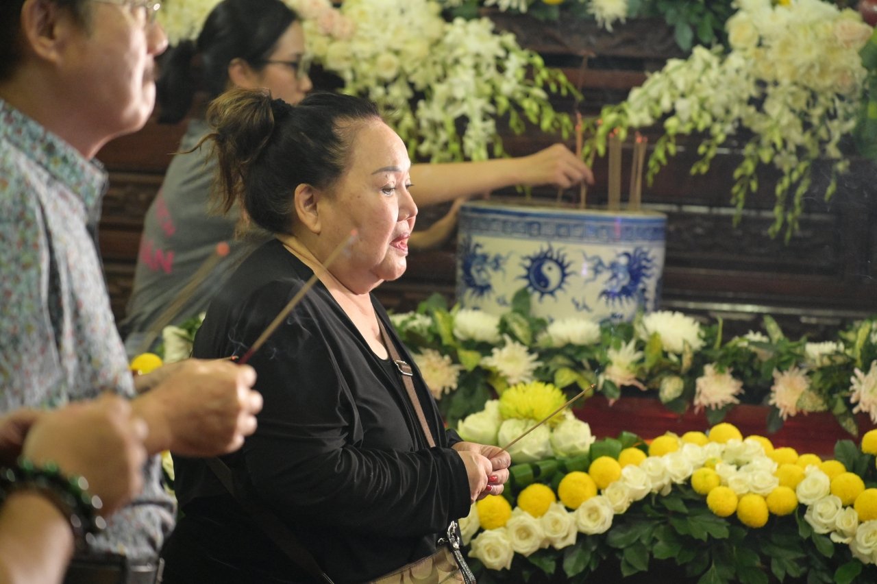 sao-viet-thuong-tiec-nghe-si-hai-anh-vu