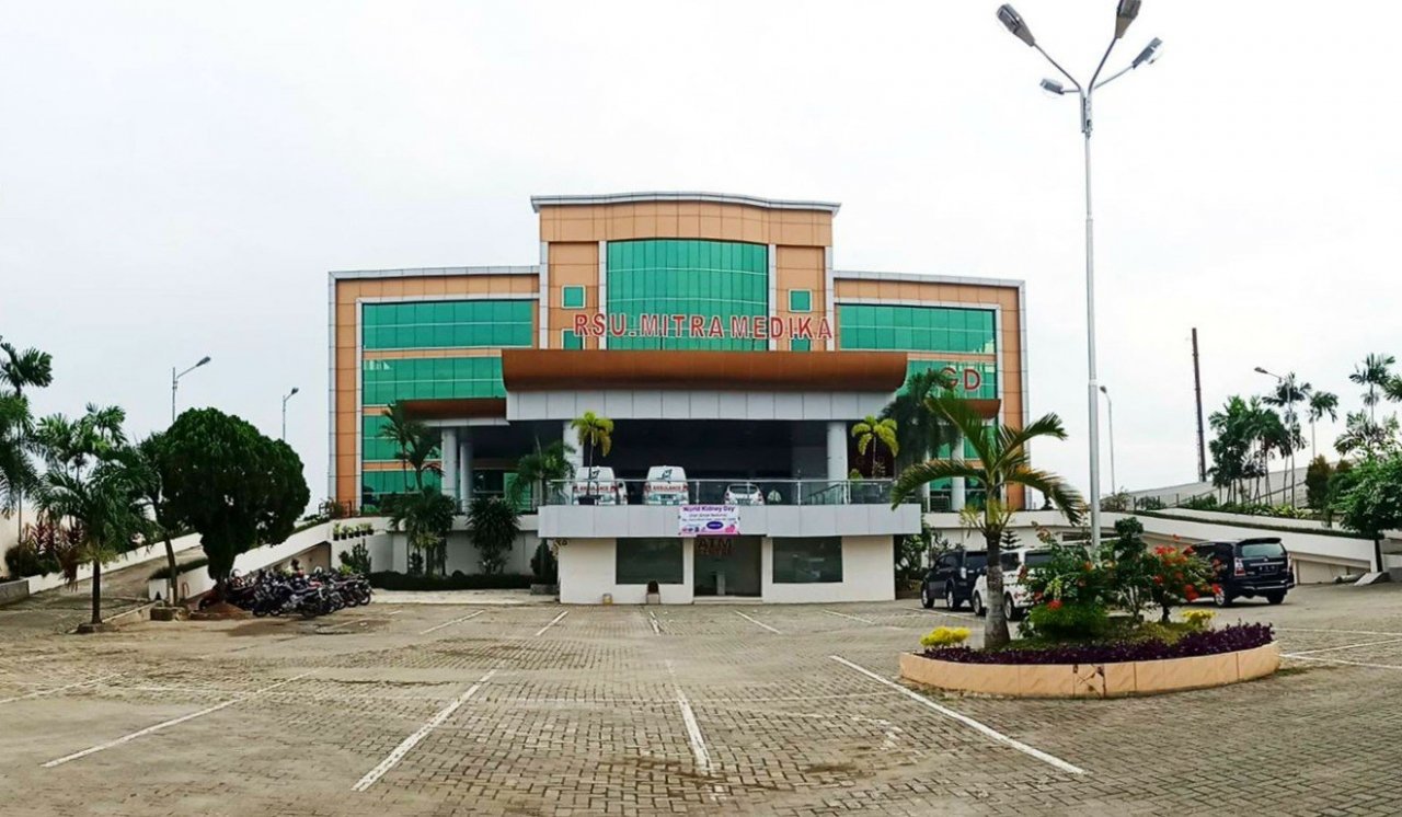 vu-nu-sinh-14-tuoi-bi-danh-hoi-dong-gay-rung-dong-indonesia