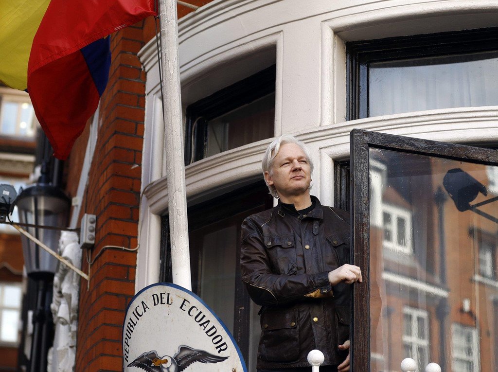 Tu su quan den phong giam, so phan nao cho Assange? hinh anh 8 