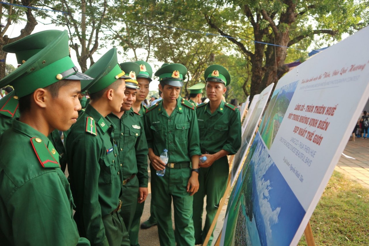 bien-dao-que-huong-hien-ve-trong-anh