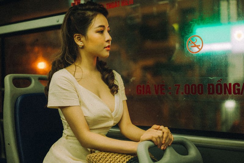 hot-girl-tram-anh-nguoi-ta-moi-toi-di-khach-xin-gia-truc-tiep