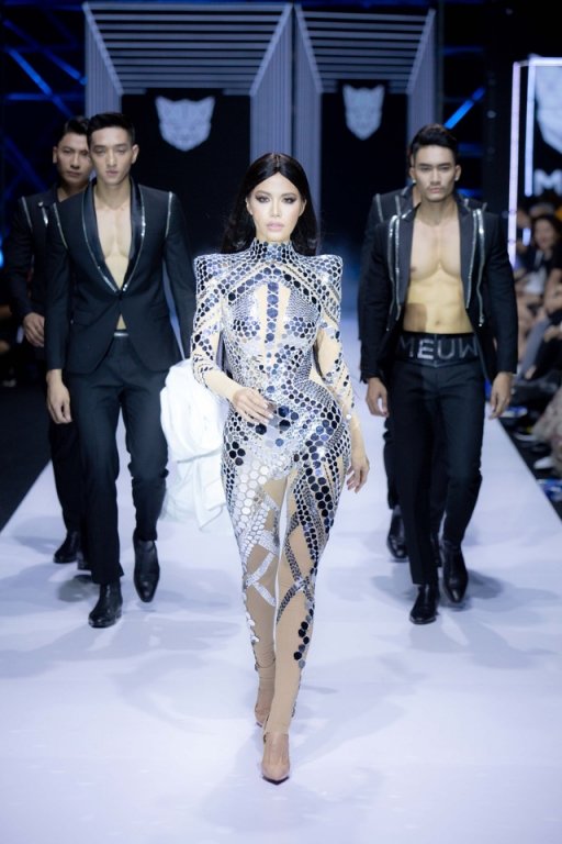 sao-viet-hom-nay-lo-bang-chung-hen-ho-cua-chi-dan-lan-ngoc