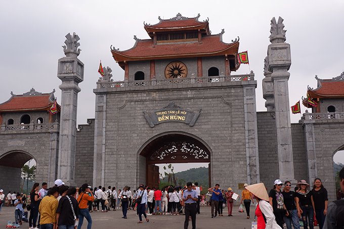 hang-van-nguoi-do-ve-den-hung-truoc-ngay-gio-to