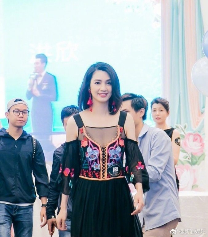mac-tin-don-chong-tre-truong-dan-phong-ngoai-tinh-hong-han-van-tuoi-tan-rang-ro-the-nay