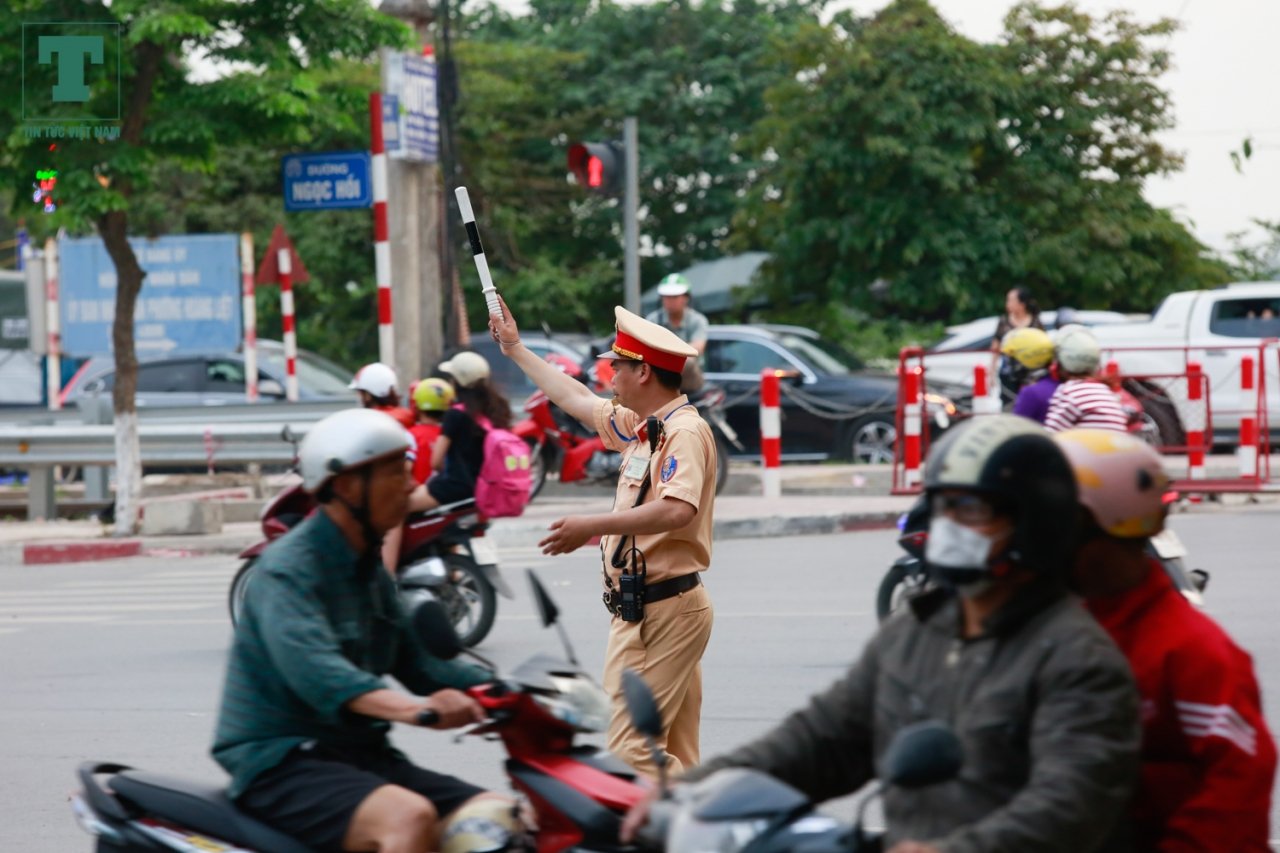 ngay-dau-tien-ky-nghi-le-giao-thong-di-chuyen-de-tho-ra-khoi-thu-do