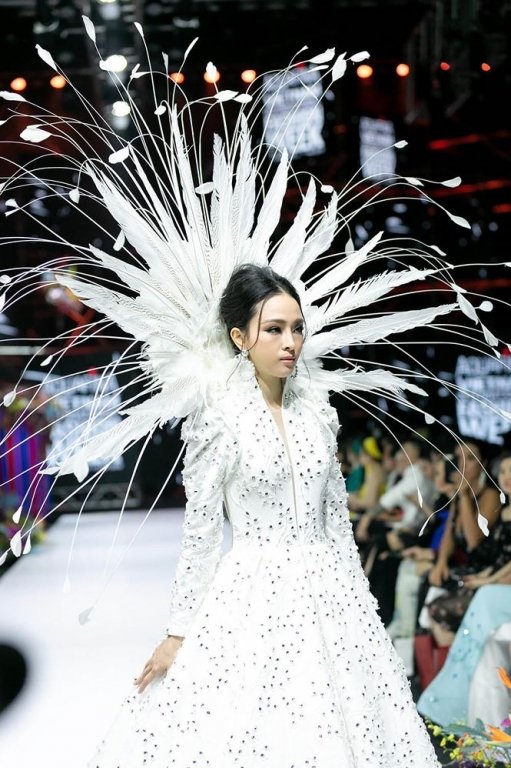 Trương Hồ Phương Nga, diễn viên Mai Phương bất ngờ cùng diễn thời trang