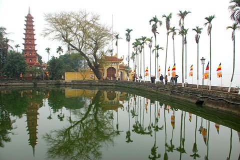 Hồ Tây thơ mộng trong lòng Hà Nội
