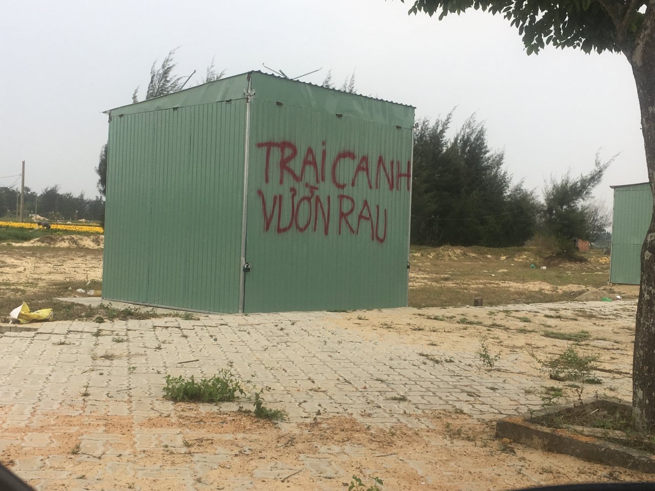 gioi-buon-ban-dat-lap-chieu-tro-lach-toi-hau-thu-cua-chinh-quyen