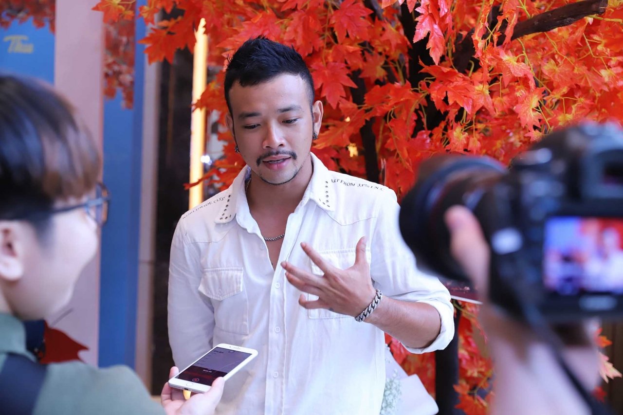 dung-khung-uoc-hen-mua-thu-danh-cho-thanh-xuan-cua-cac-chang-trai-co-gai-va-lgbt