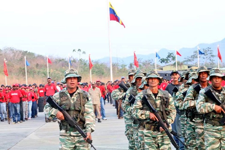 Hoành tráng đạo quân nửa triệu người Venezuela diễu binh