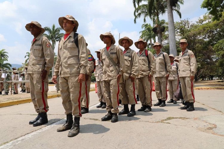 Hoành tráng đạo quân nửa triệu người Venezuela diễu binh
