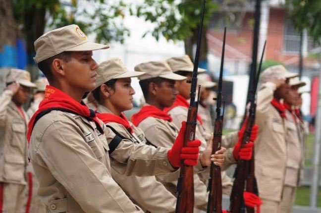 Hoành tráng đạo quân nửa triệu người Venezuela diễu binh
