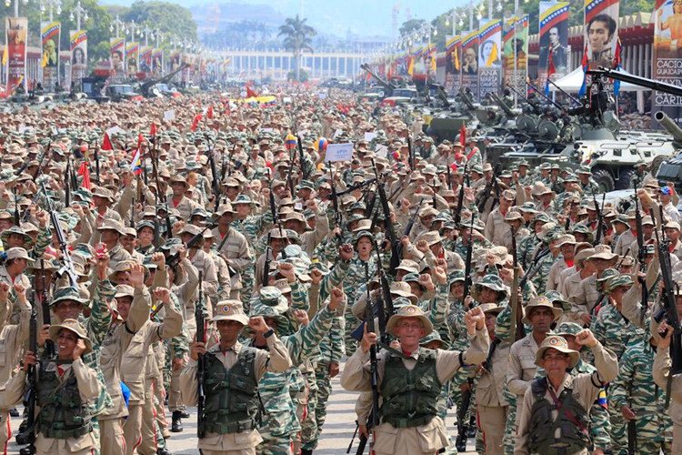 Hoành tráng đạo quân nửa triệu người Venezuela diễu binh