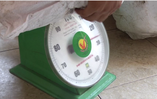 Khám xét nhà nghi can cầm đầu đường dây vận chuyển 1 tấn ma túy đá