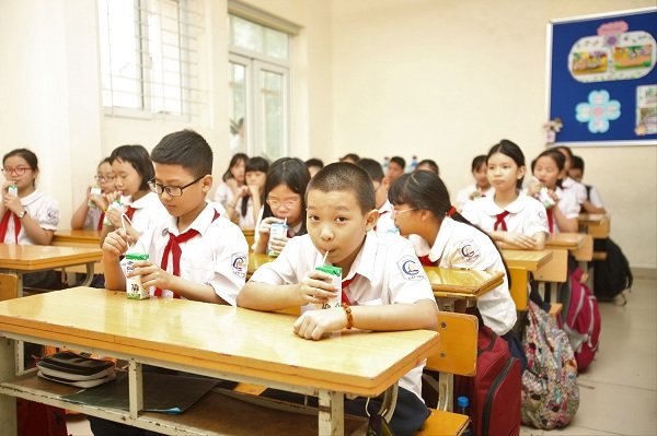 bo-sung-vi-chat-vao-sua-hoc-duong-dua-tren-nhung-nghien-cuu-ky-luong