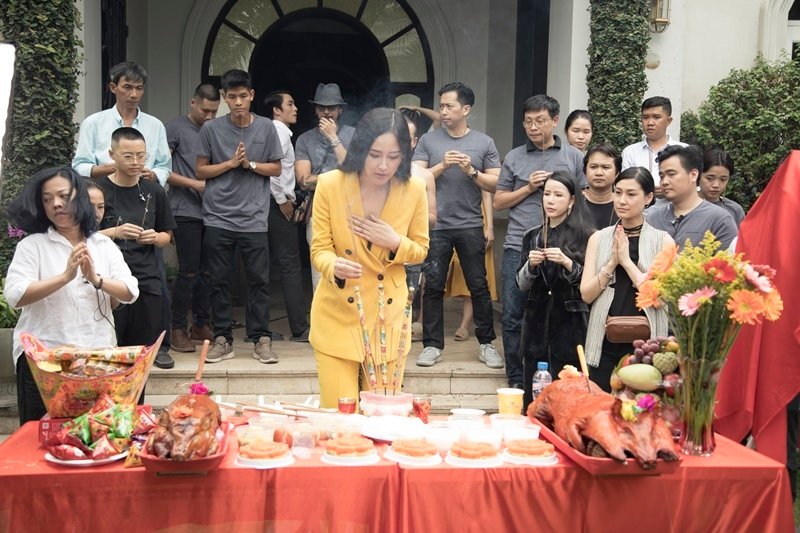 chi-chi-em-em-phim-viet-quy-tu-dan-nguoi-dep-tu-nha-san-xuat-dao-dien-toi-dien-vien