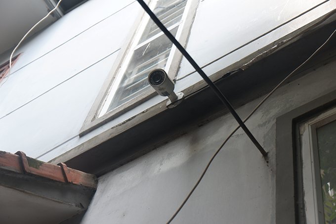 Nhờ có chiếc camera của một hộ dân ở khu vực ngã 3 mà hình ảnh của những người đổ trộm rác đã được ghi lại.