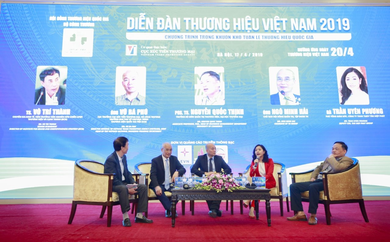 Phiên thứ hai thảo luận về Cơ chế quản lý, phối hợp thực hiện Chương trình Thương hiệu quốc gia Việt Nam, tạo sức mạnh tổng thể từ các bộ ngành, địa phương, hiệp hội và doanh nghiệp trong quá trình phát triển thương hiệu quốc gia Việt Nam.