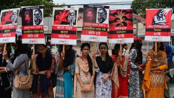 Các cuộc biểu tình ủng hộ Nusrat tại thị trấn Feni, quê nhà của cô và tại thủ đô Dhaka của Bangladesh