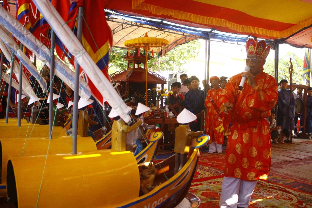 hang-nghin-nguoi-dan-huyen-dao-ly-son-tuong-nho-doi-hung-binh-hoang-sa