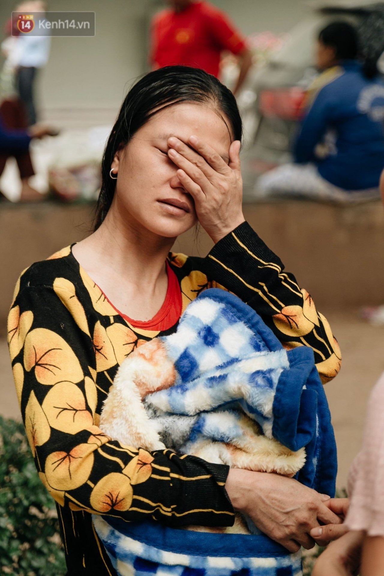 Em của Vì Quyết Chiến qua đời và chuyến xe cuối cùng đưa Lực về quê nhà gặp anh trai