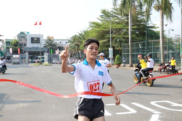 VĐV Lương Đức Phước (Đồng Nai) về nhất nội dung nam thanh niên 7km hệ trong tỉnh.