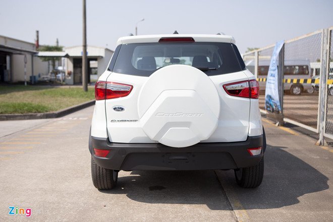 Đuôi xe Ford EcoSport với phần lốp dự phòng gắn phía ngoài.