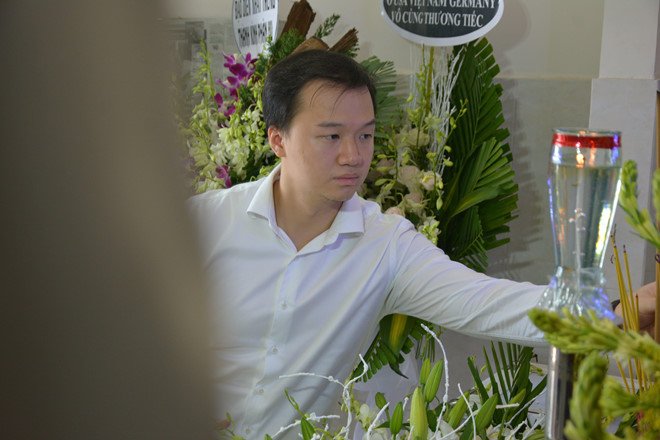 Diễm My 9X: 'Tôi đau đớn khi nhìn di ảnh mẹ'