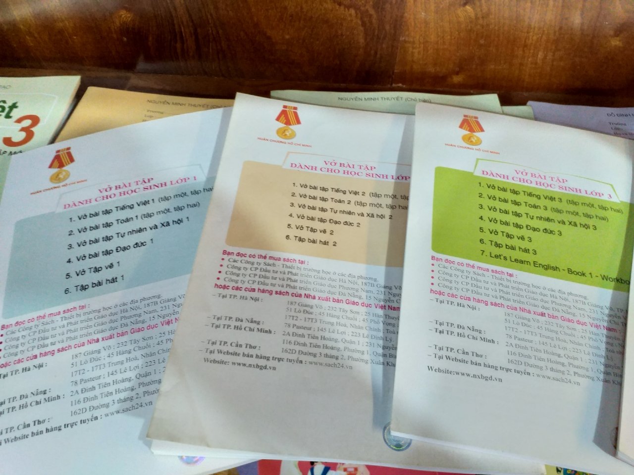 tang-gia-sach-giao-khoa-phu-huynh-chi-ra-con-so-an-khuat