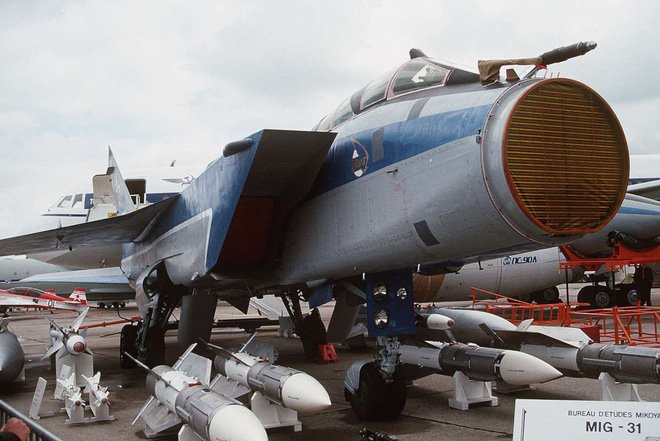 Tiết lộ chấn động: Siêu tiêm kích Nga phóng tên lửa bắn nhau, 1 MiG-31 rơi cùng 2 phi công
