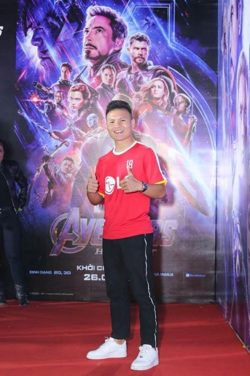 Cầu thủ Quang Hải cũng có mặt trong buổi ra mắt siêu phẩm điện ảnh.