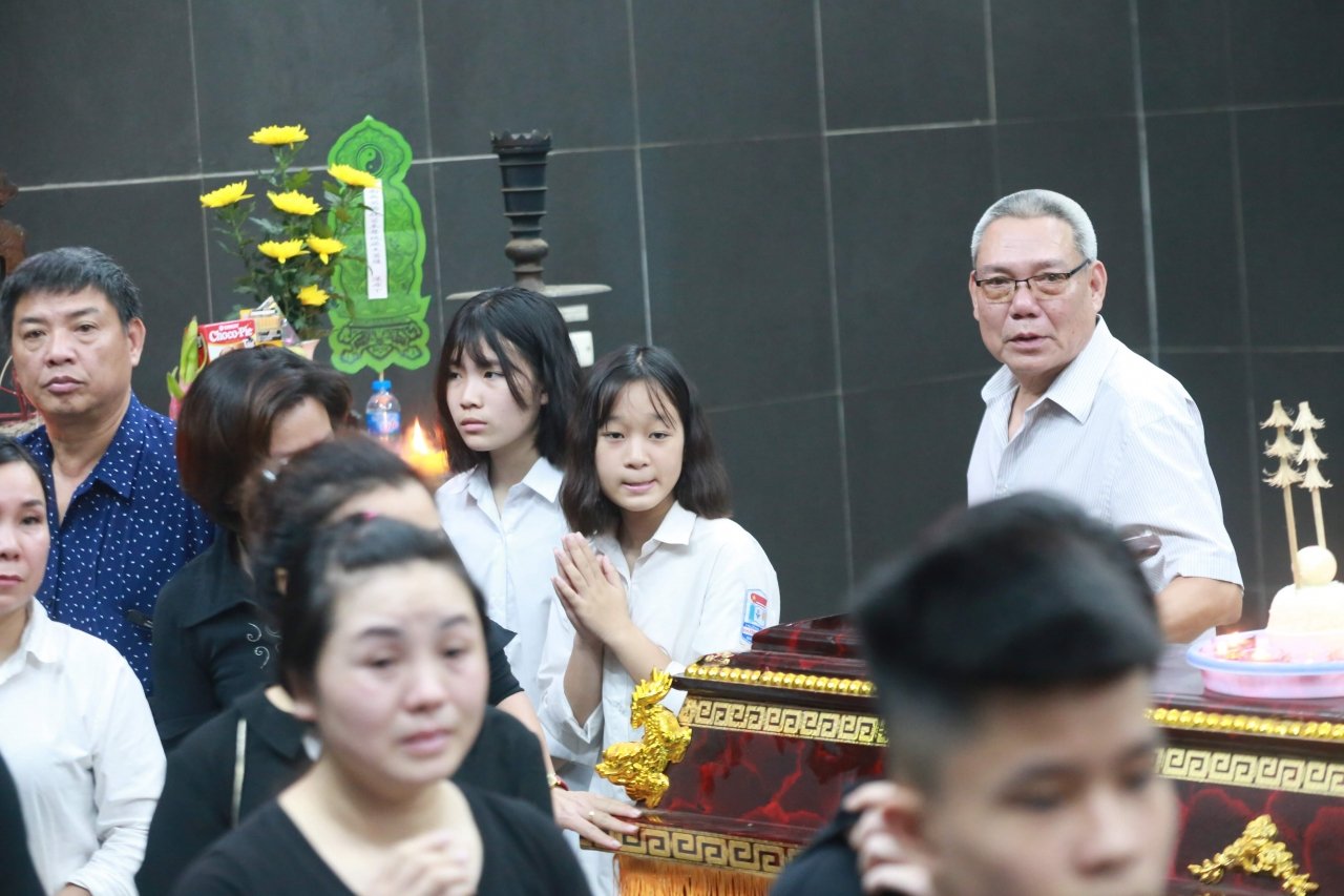 Chủ tịch Nguyễn Đức Chung cách đây ít ngày cũng đã đến chia buồn sâu sắc trước mất mát đột ngột của gia đình; động viên người thân của nạn nhân vượt qua nỗi đau, giữ gìn sức khỏe, tiếp tục lao động, học tập, đồng thời trao cho gia đình nạn nhân 50 triệu đồng, là số tiền hỗ trợ của TP và Công đoàn Văn phòng UBND TP Hà Nội.