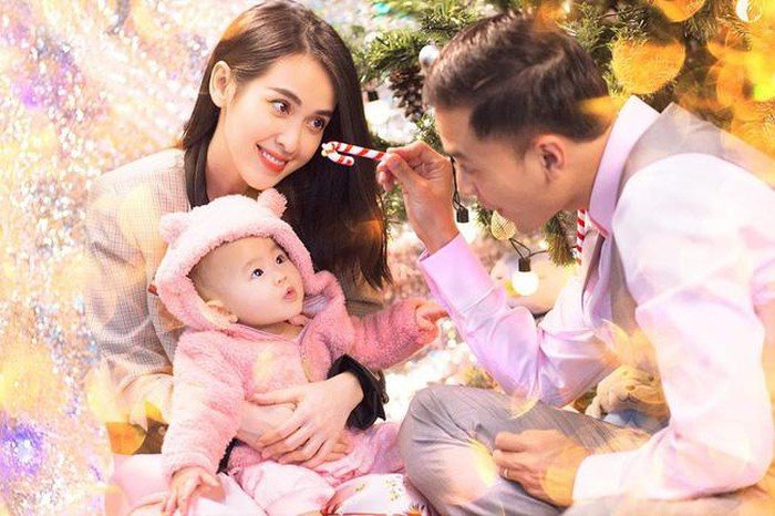 Vợ chồng Tú Vi - Văn Anh hứa sẽ không để con gái sống thiếu tình cảm.