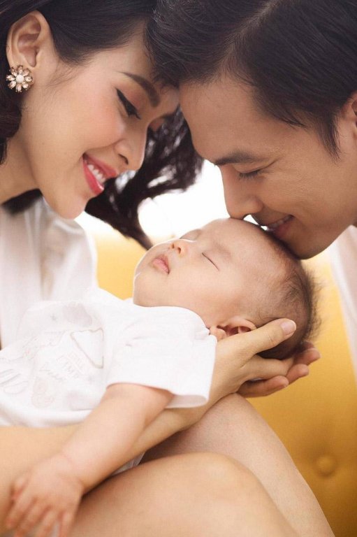 Vợ chồng Văn Anh - Tú vi luôn gắn bó kể từ khi kết hôn đến lúc sinh con.