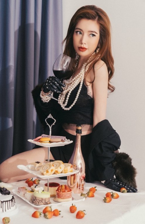 Sau thời gian sinh con, Elly Trần đang chuẩn bị cho những dự án mới trong showbiz.