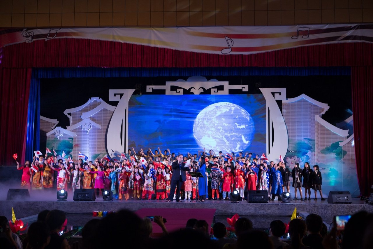 ngan-nghe-si-tranh-tai-o-hoi-thi-hop-xuong-quoc-te-viet-nam